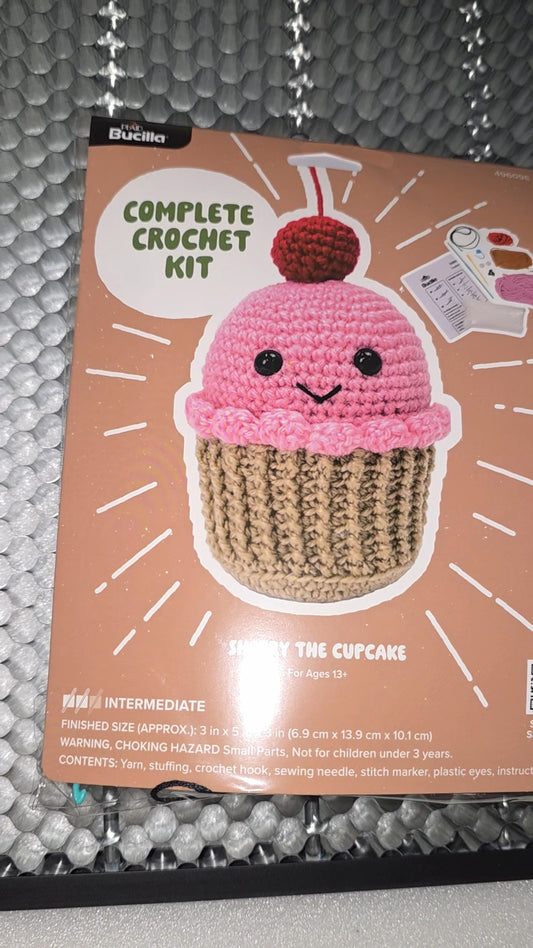 Cupcake Crochet Kit